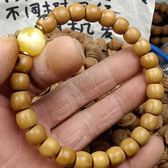 桃核吊坠猴头手串直切