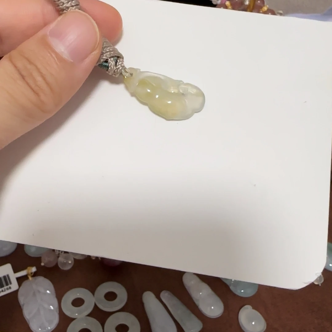 颈饰未镶嵌翡翠冰黄如意