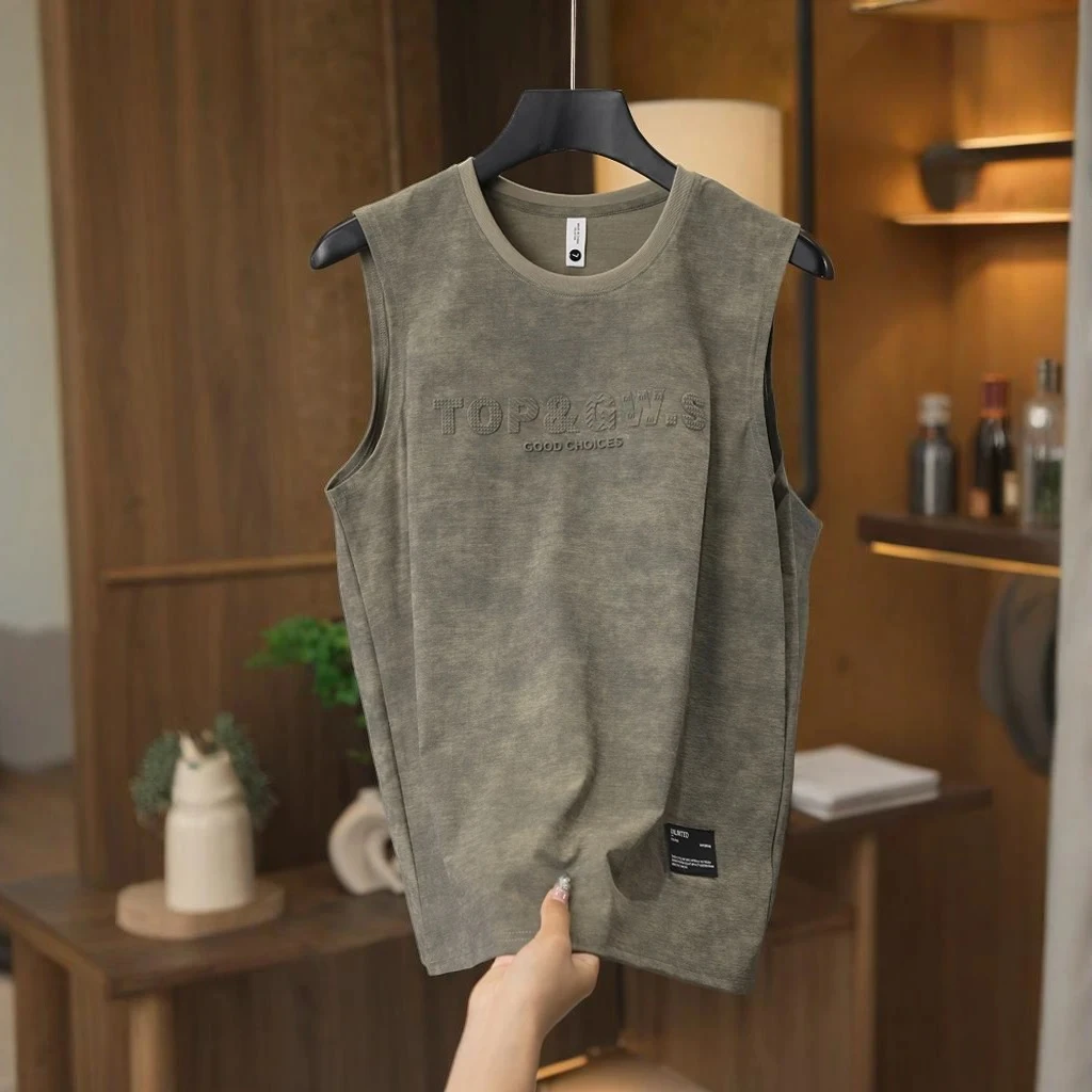 2025新款男士夏季运动背心健身爆款休闲个性钢印男士轻奢无袖上衣