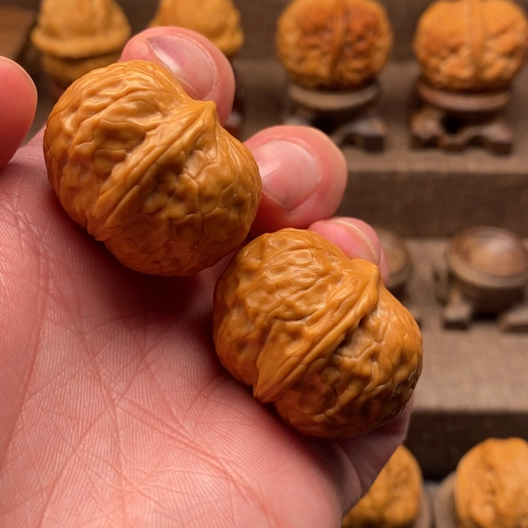 文玩核桃把件北*.铁核桃