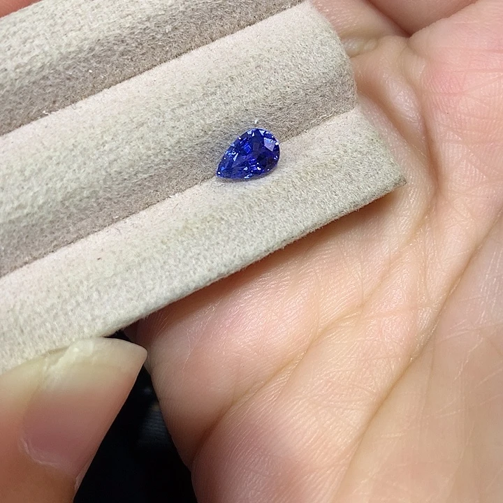 裸石蓝宝石1.01ct矢车菊蓝宝石