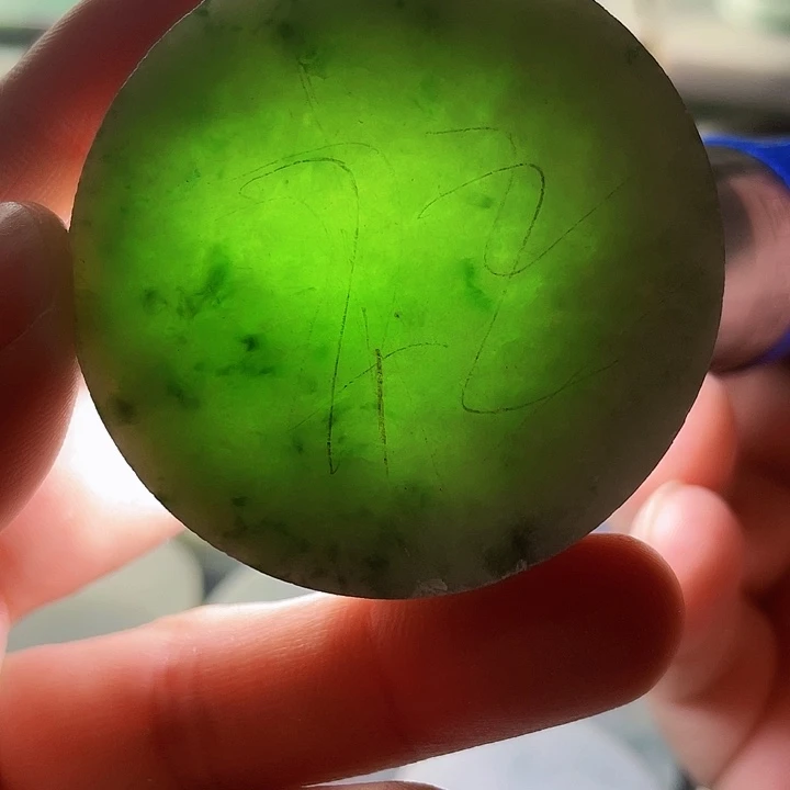 翡翠挂件未镶嵌毛料47