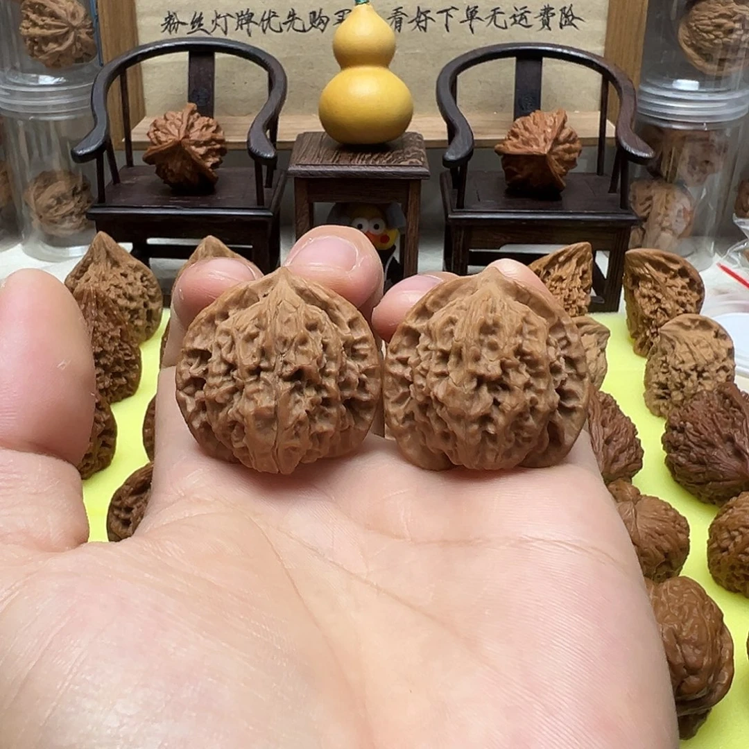 8号文玩核桃35尺蟠龙纹