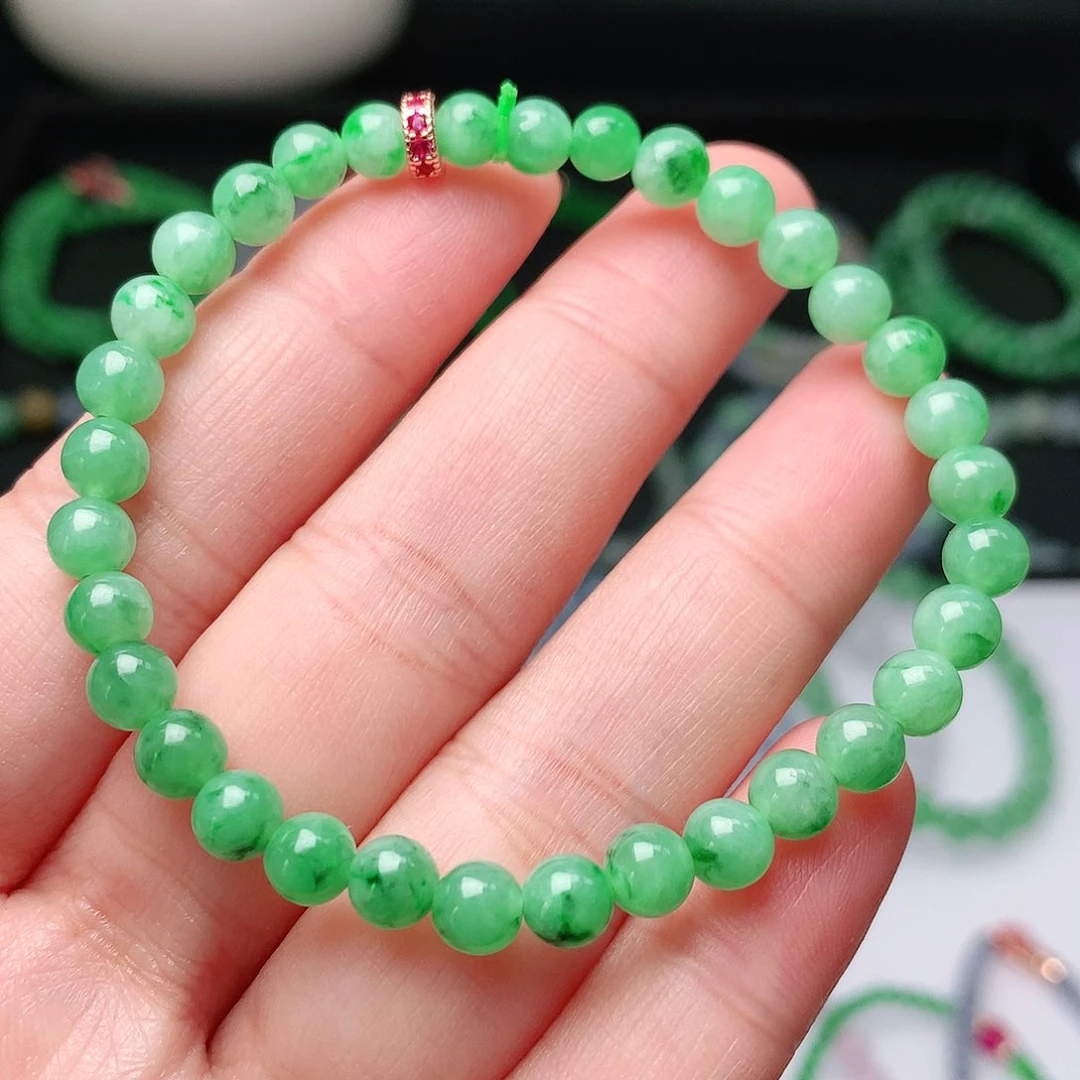 翡翠手链未镶嵌翡翠