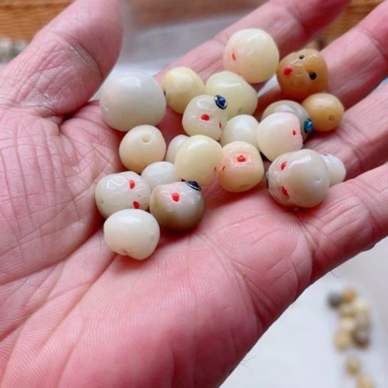 白玉菩提吊坠瑕疵20颗阿呆