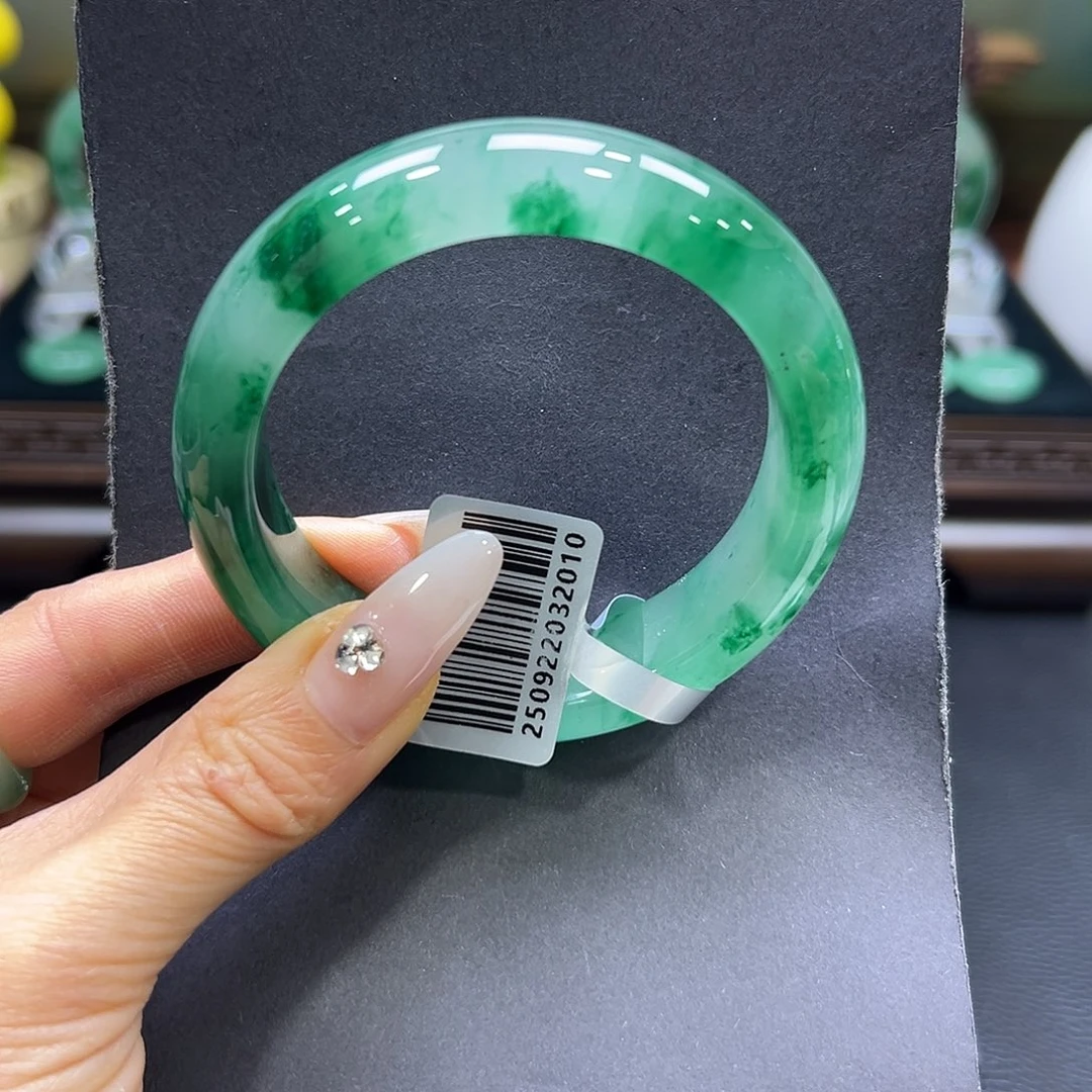 石英质玉（非洲翠）未镶嵌手镯56-57