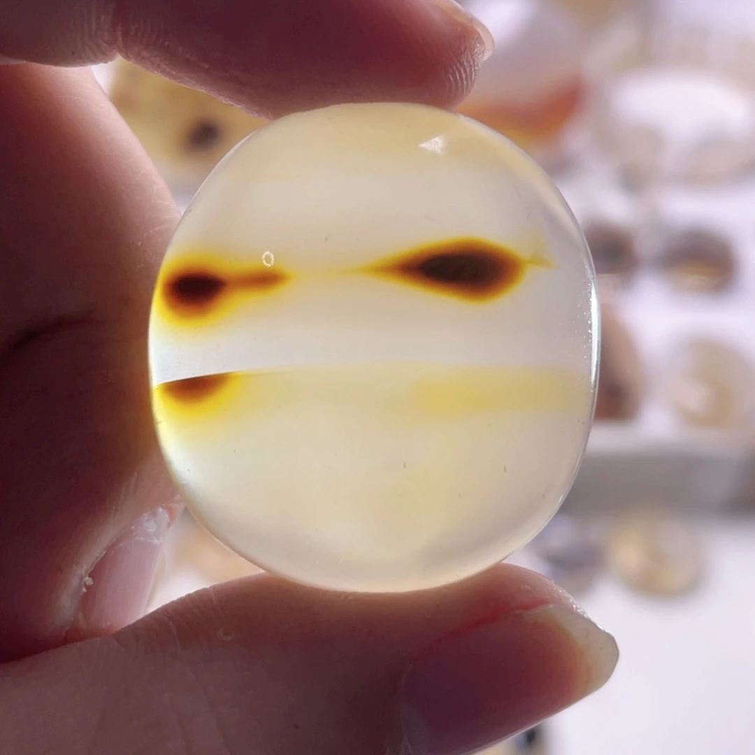 玛瑙/玉髓未镶嵌珠宝奇石