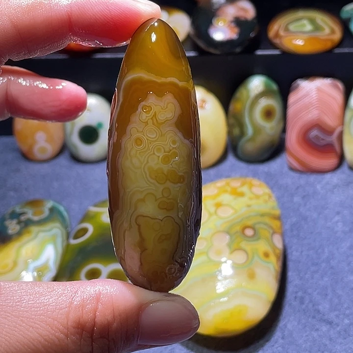 S***.玛瑙/玉髓未镶嵌珠宝奇石