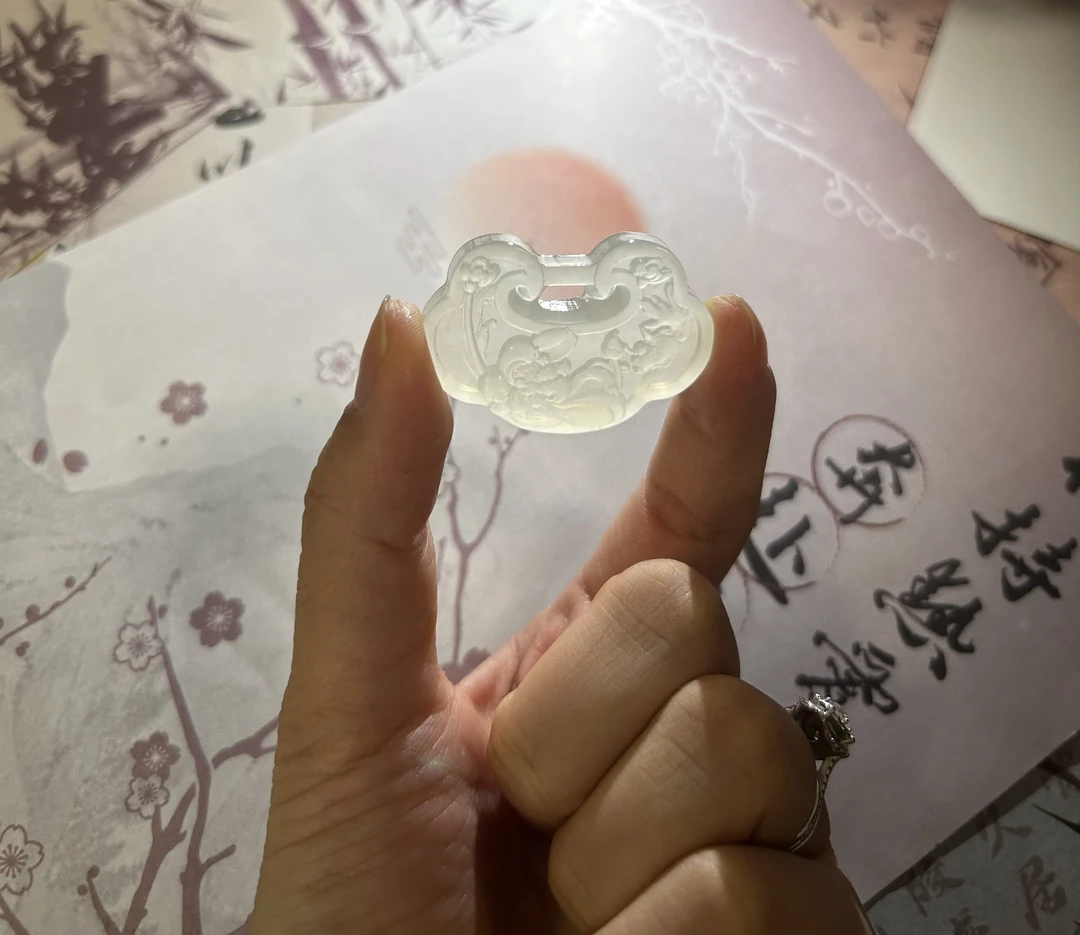 蛇纹石玉未镶嵌吊坠