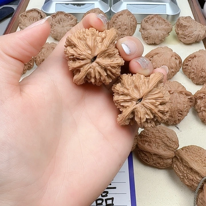 文玩核桃吊坠43全品原装无药麦穗虎头（手工打底）