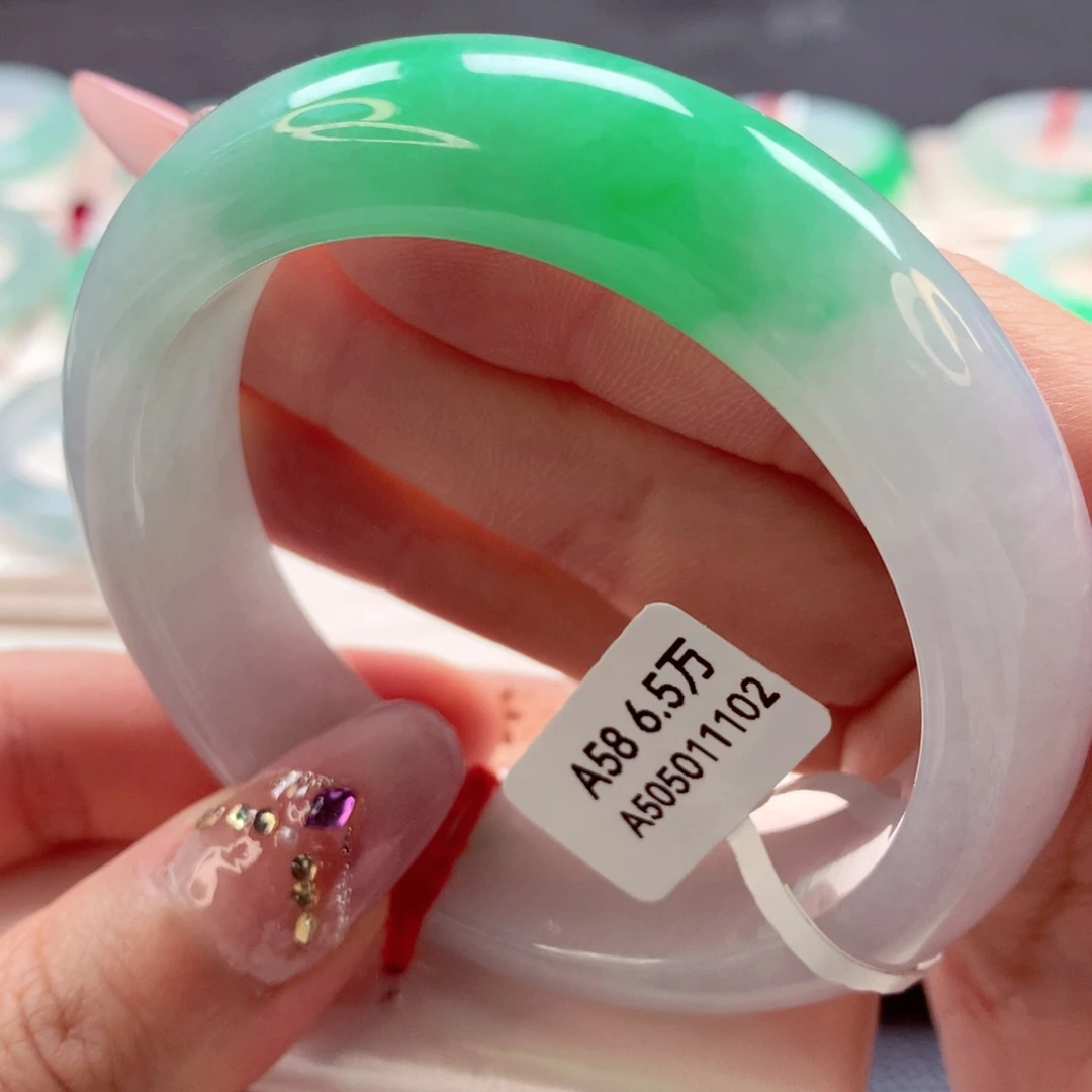 翡翠手镯未镶嵌85轮胎（18号）有棉线