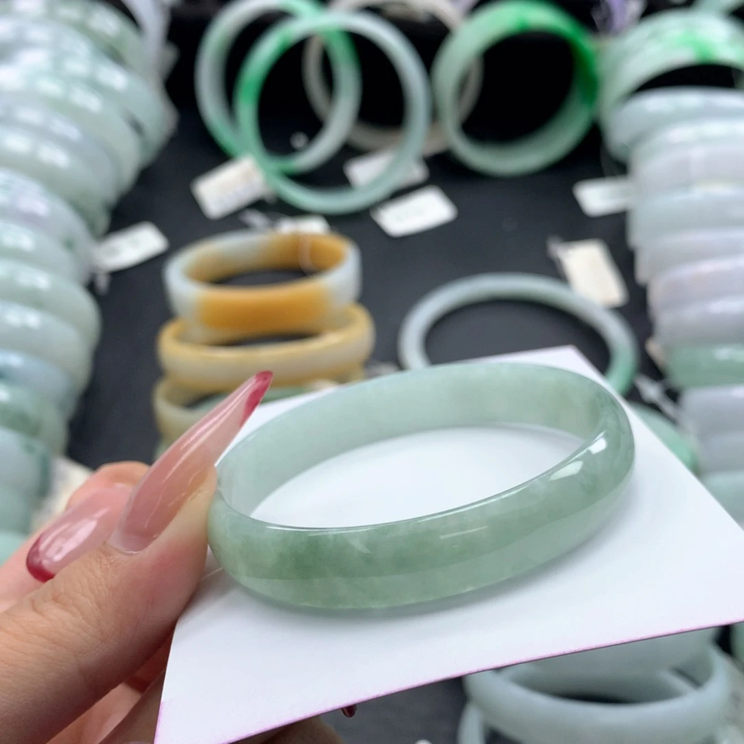 未镶嵌手镯翡翠公主