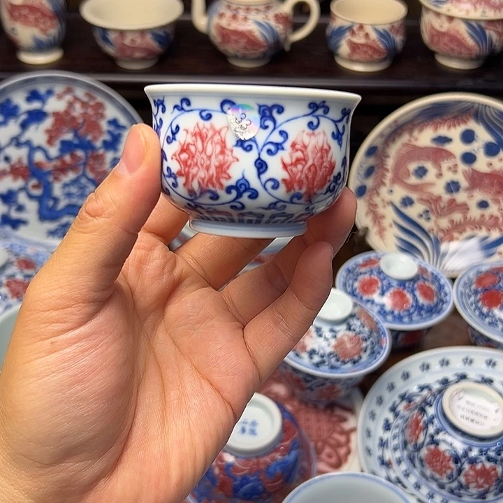 盖碗狐****巴青花釉里红炉式杯（缩釉）