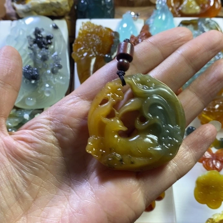 未镶嵌蛇纹石玉颈饰