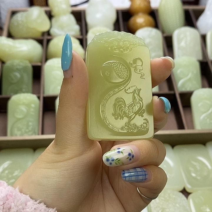 昆仑石双面守护鸡