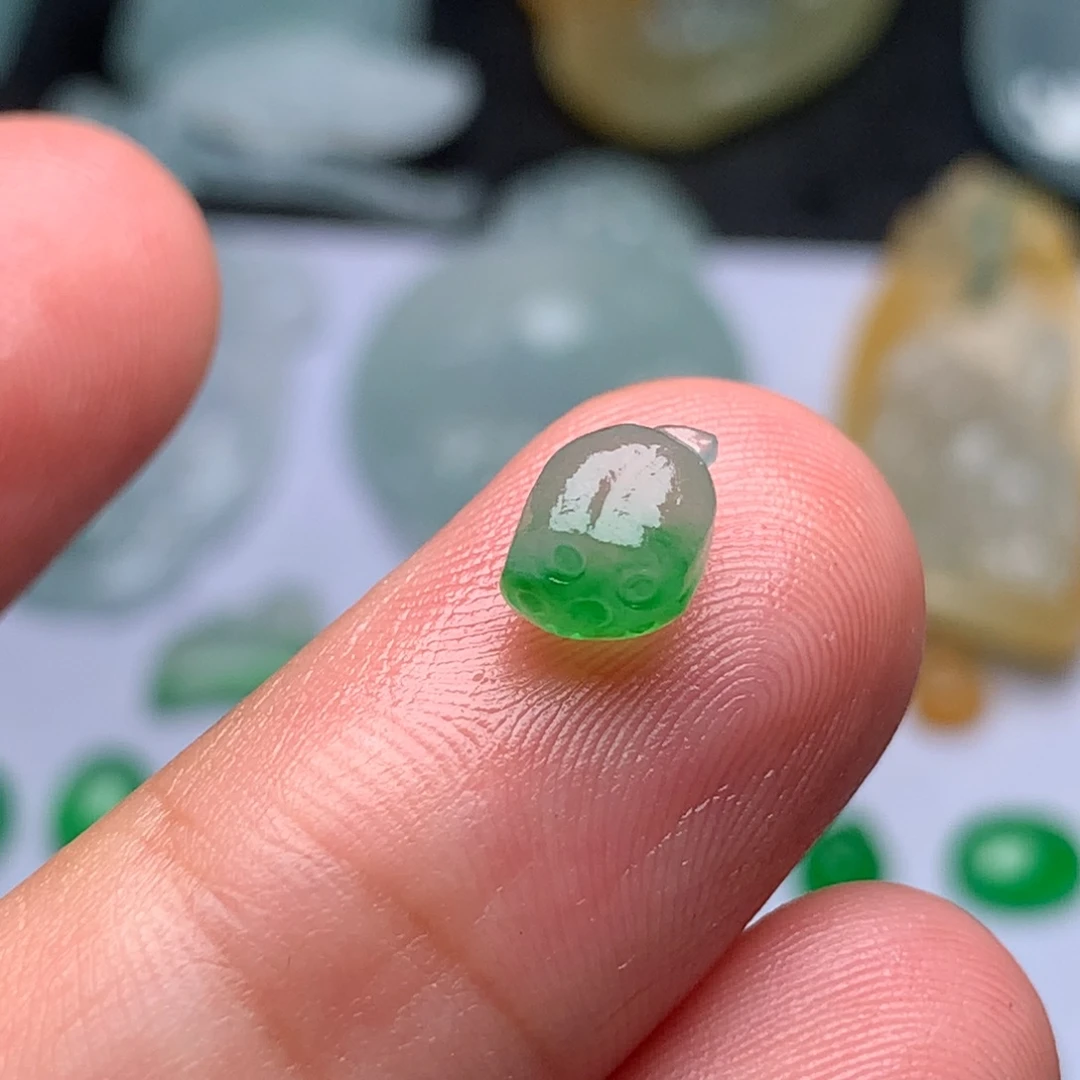 定制翡翠未镶嵌莲蓬