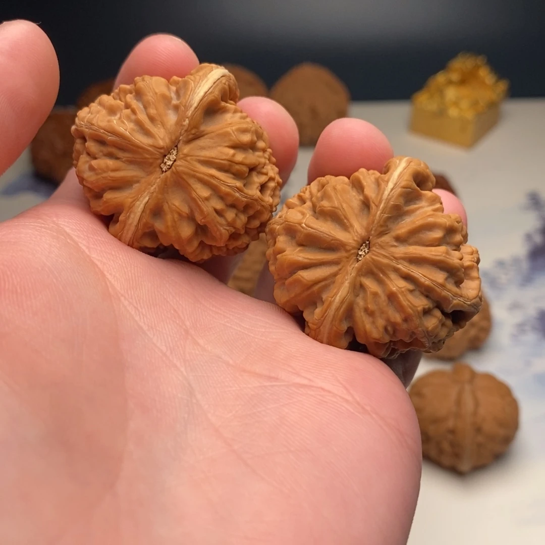 因***果把件文玩核桃锦鲤