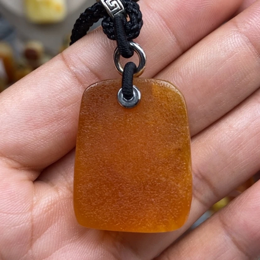 【闪购商品】琥珀颈饰未镶嵌