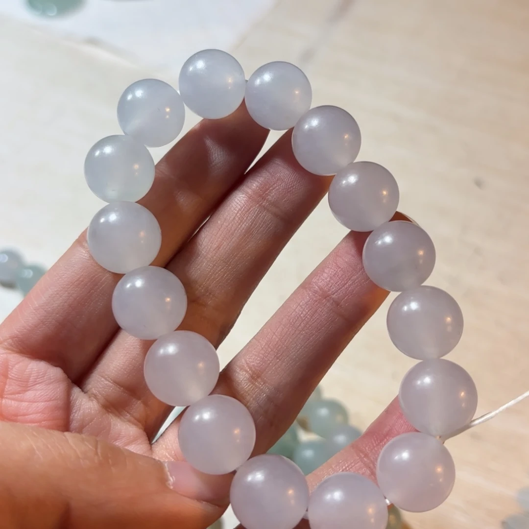 定制翡翠未镶嵌手串