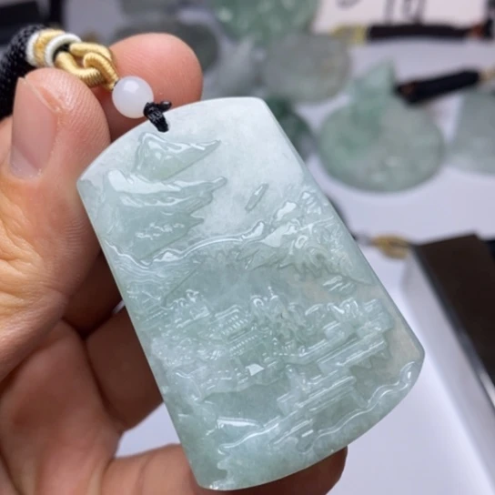 翡翠未镶嵌颈饰翡翠