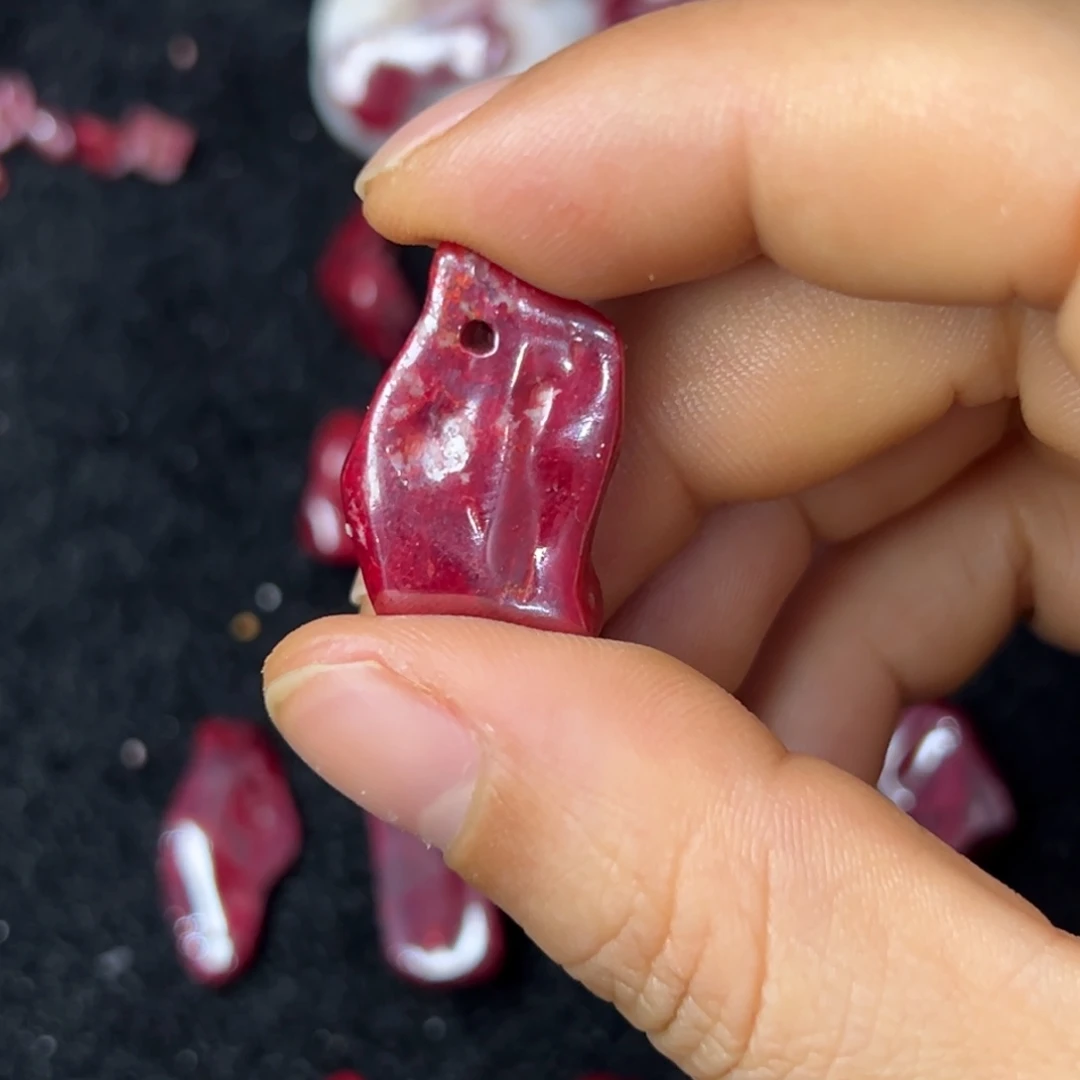 天然辰砂原矿吊坠