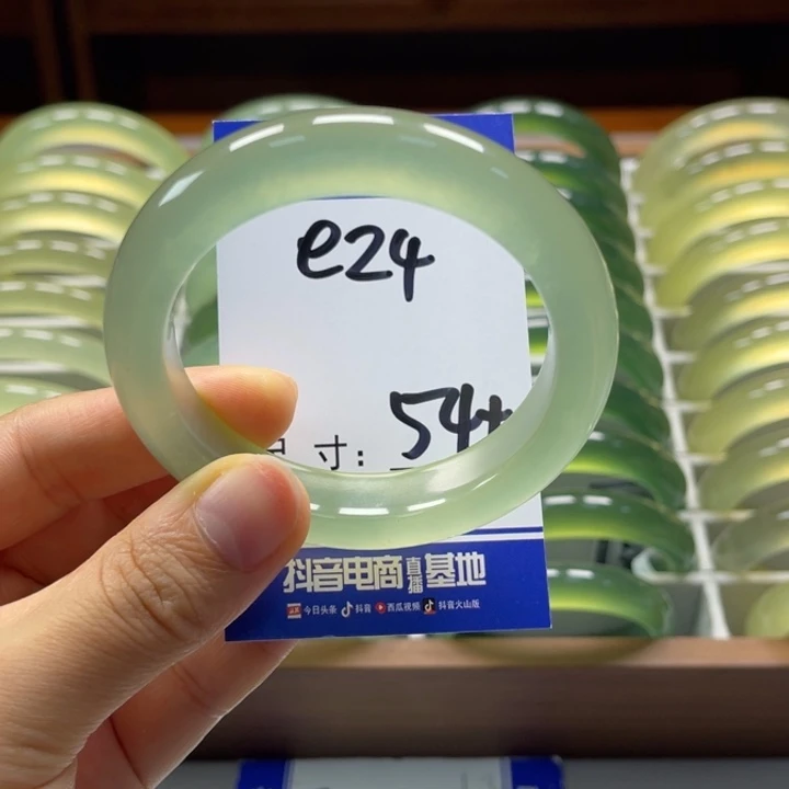 海****未镶嵌蛇纹石玉手镯