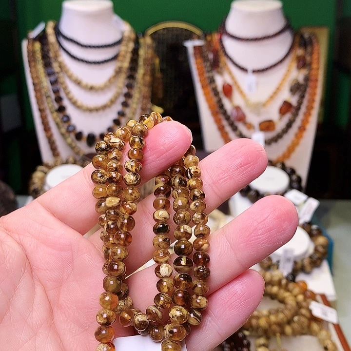 猫***仙琥珀未镶嵌裸石6+350