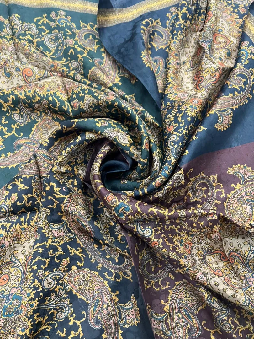 110香云纱方巾-旋涡四拼 105cm方巾