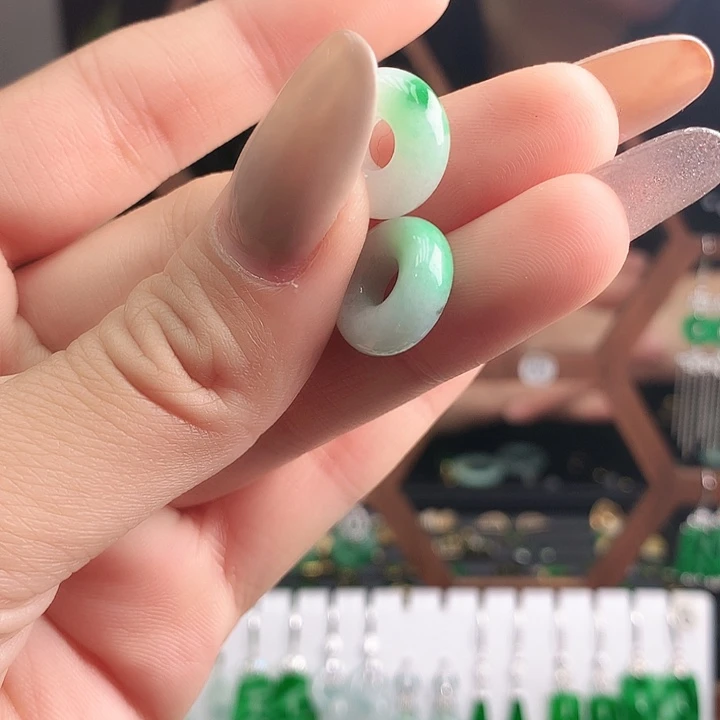 翡翠未镶嵌耳饰耳饰