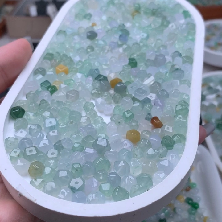 翡翠散珠随型一个