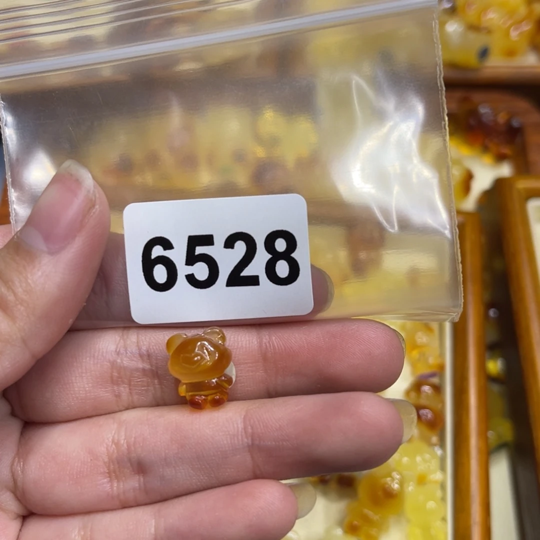 琥珀珠宝奇石未镶嵌