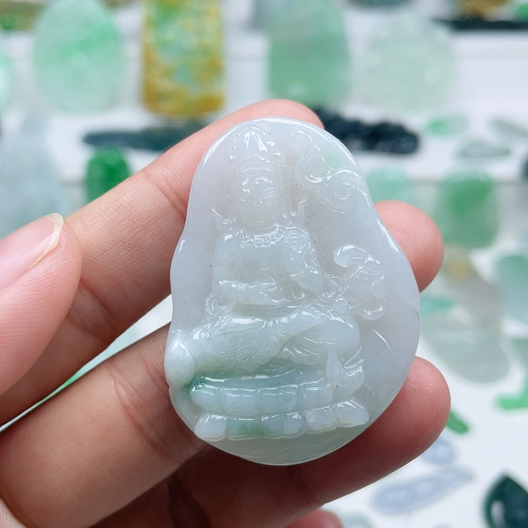 翡翠颈饰未镶嵌大势至