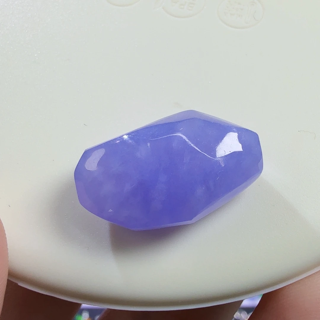 翡翠未镶嵌颈饰裸石