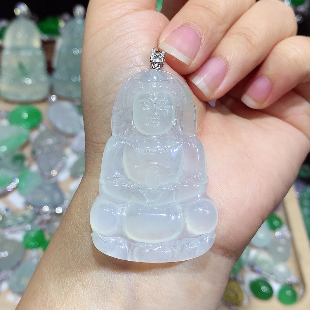 翡翠18K金镶嵌颈饰观音