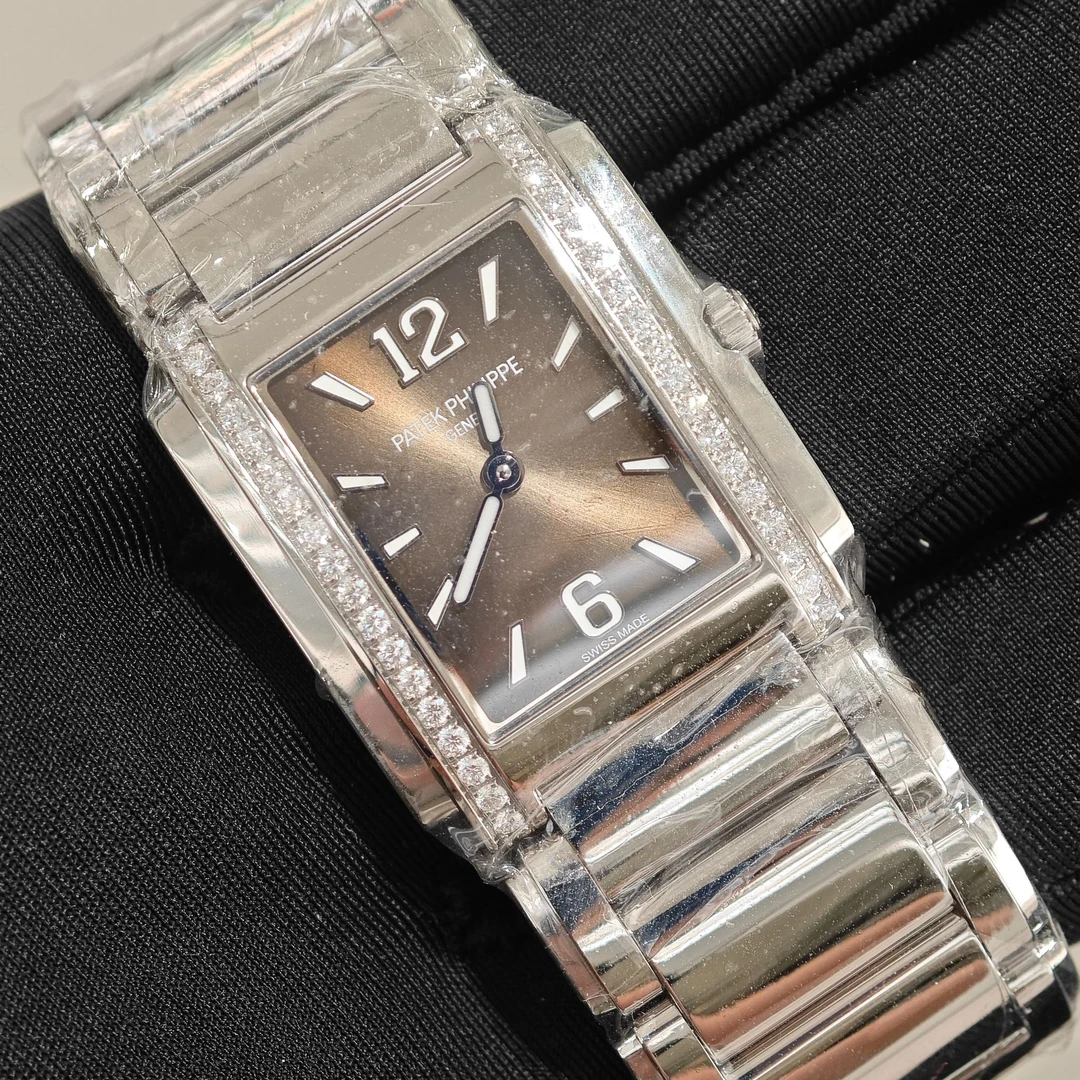 99新 Patek Philippe/百达翡丽 25年未使用TWENTY~4系列4910A腕表