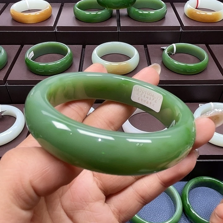 和田玉（碧玉）未镶嵌手镯