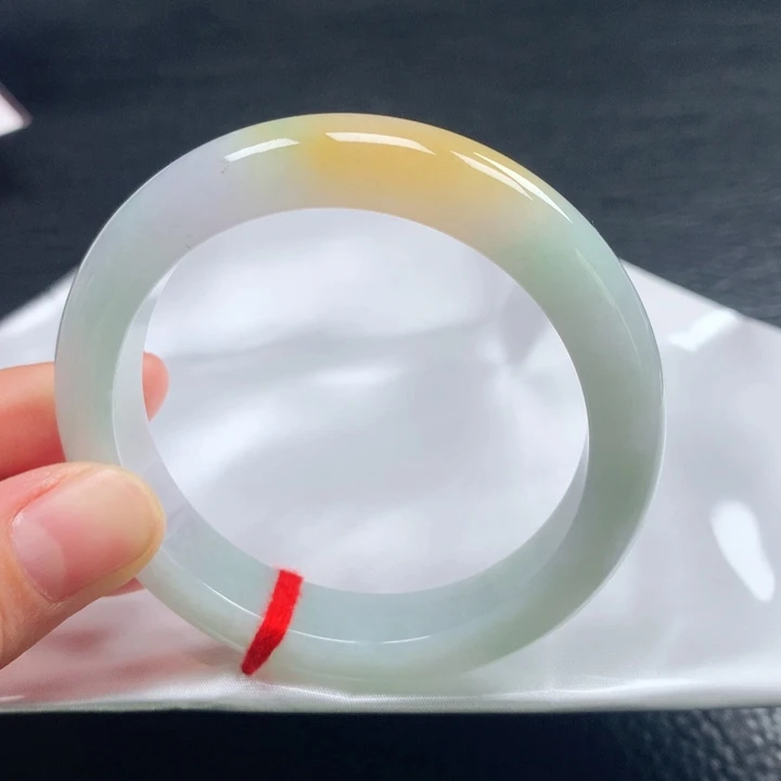 翡翠手镯未镶嵌53圈