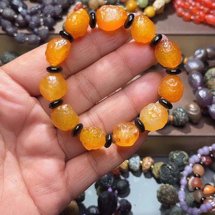 阿拉善彩玛瑙手串