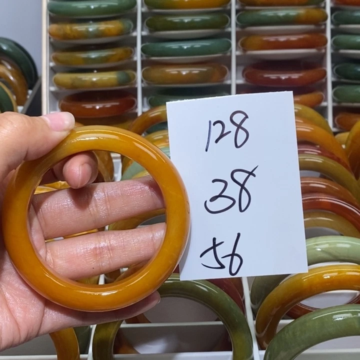 蛇纹石玉未镶嵌手镯温*