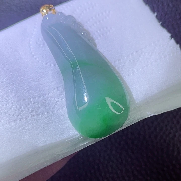 翡翠颈饰18K金镶嵌翡翠