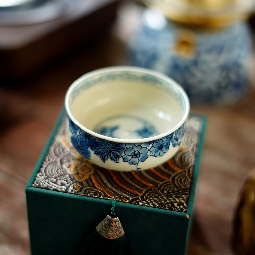 景德镇全手工全手绘柴窑青花万花蝴蝶炉式杯-100毫升