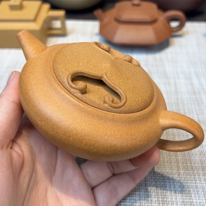茶壶紫砂牛盖，容量150毫升，段泥