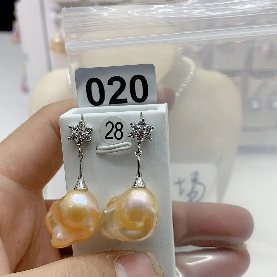 淡水珍珠颈饰合金