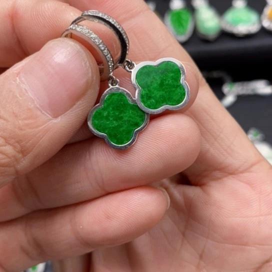 翡翠银S925镶嵌颈饰耳坠