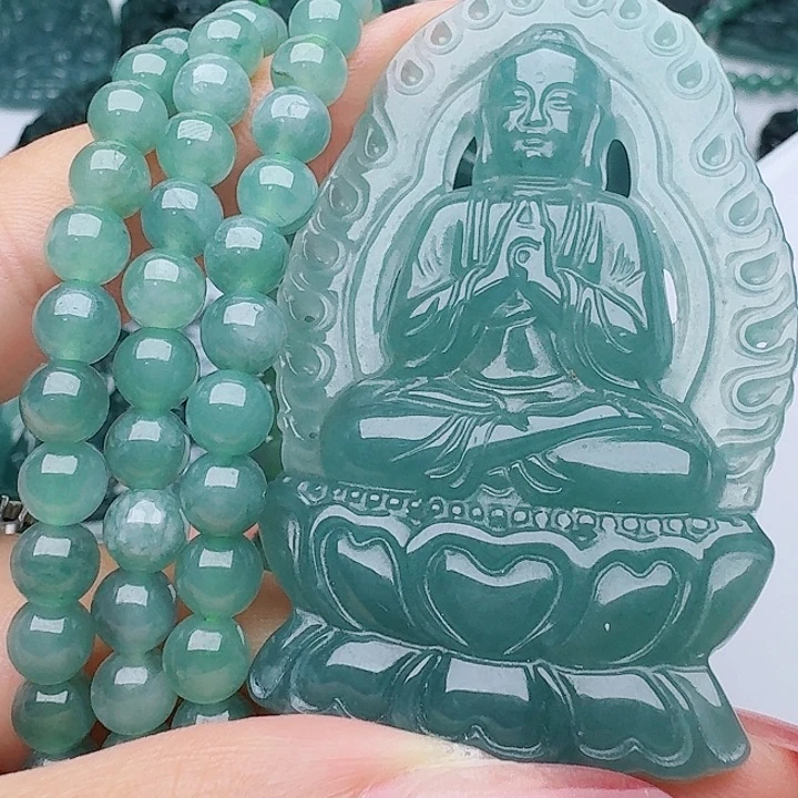 翡翠未镶嵌颈饰多样性发其一
