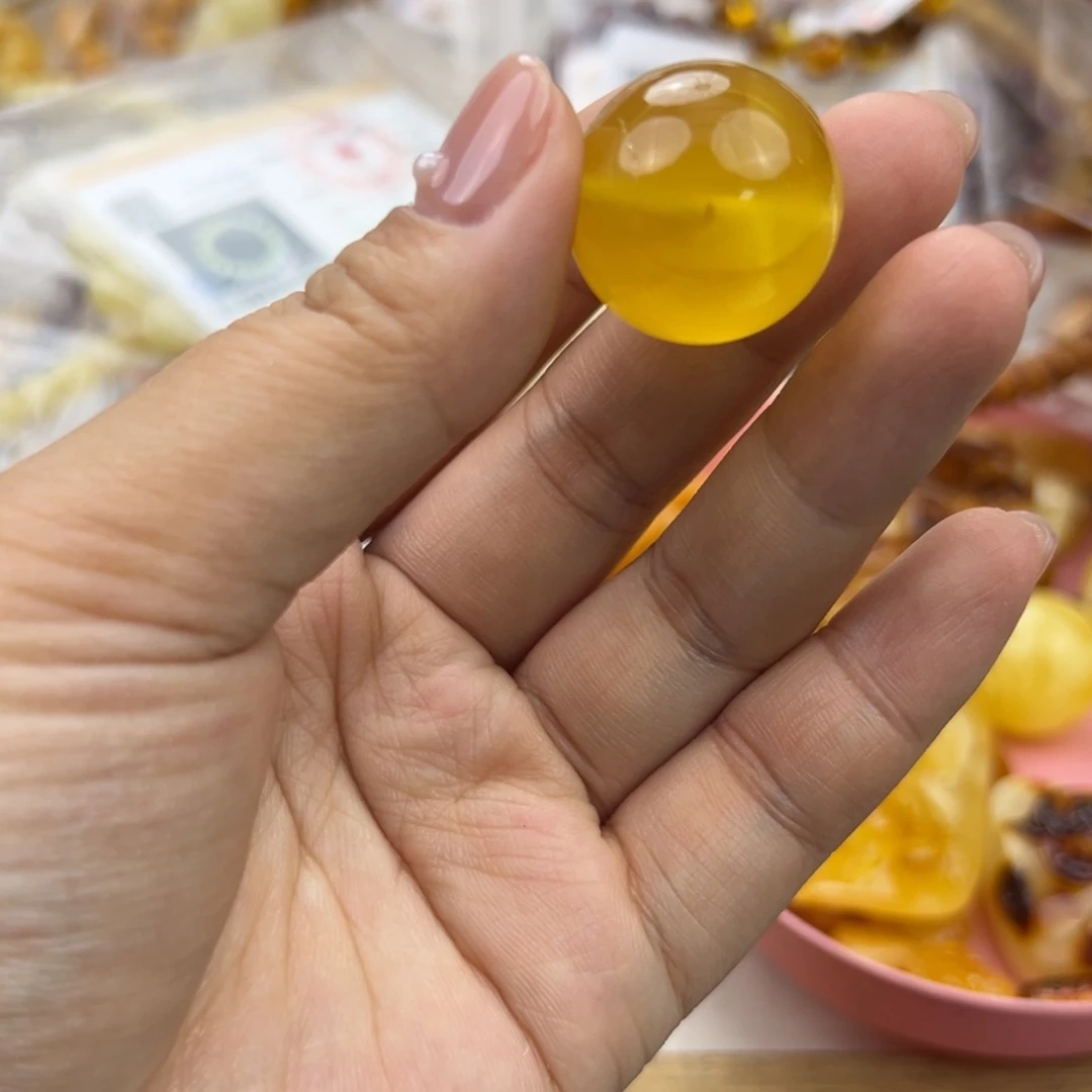 琥珀珠宝奇石未镶嵌