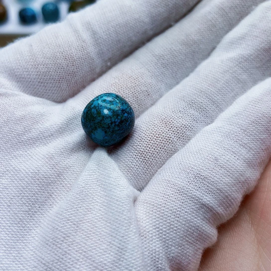 未镶嵌绿松石颈饰