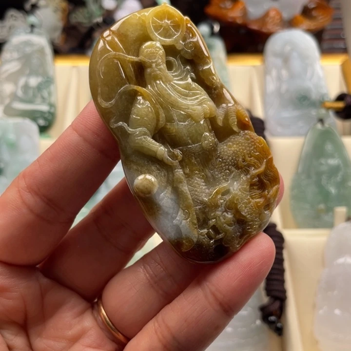 翡翠未镶嵌颈饰玉