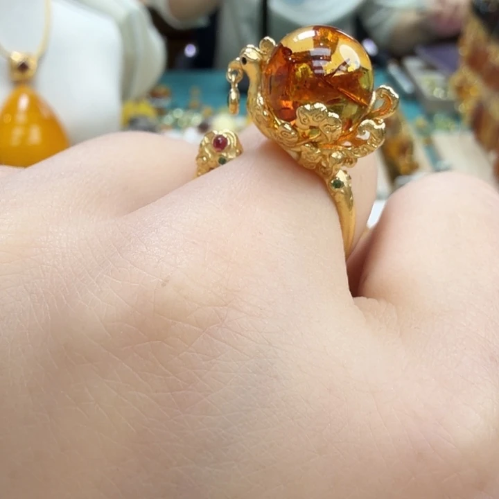 琥珀未镶嵌珠宝奇石