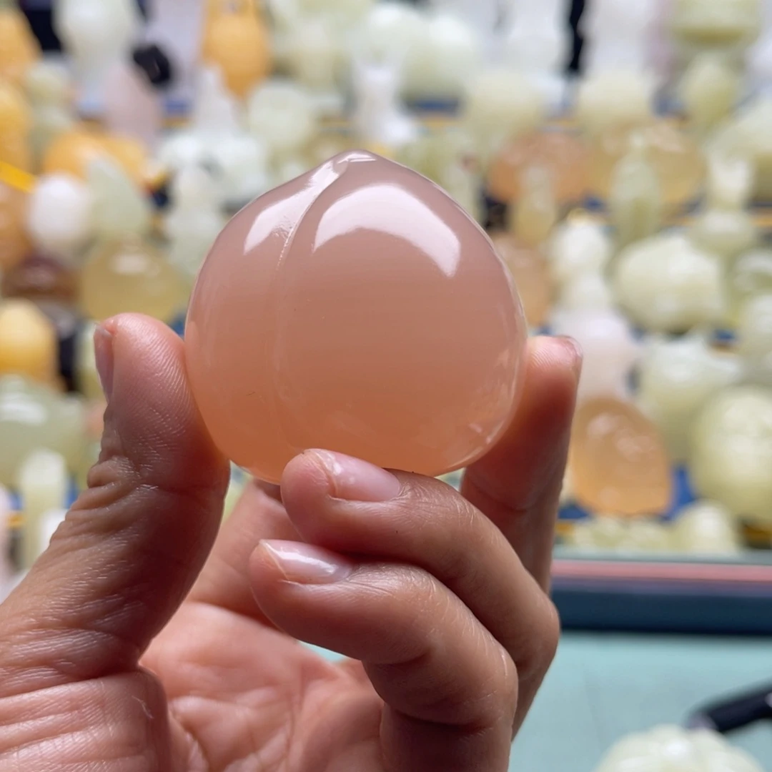 憨***人玉天然桌面小摆件